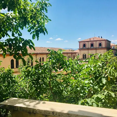 Pensión Ferranti Tra Caserma E Stazione Foligno