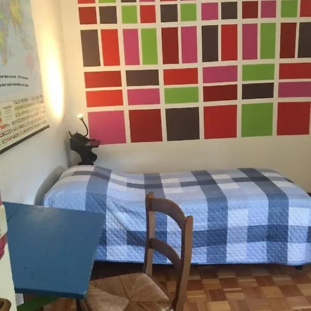 Ferranti Tra Caserma E Stazione Pensión Foligno