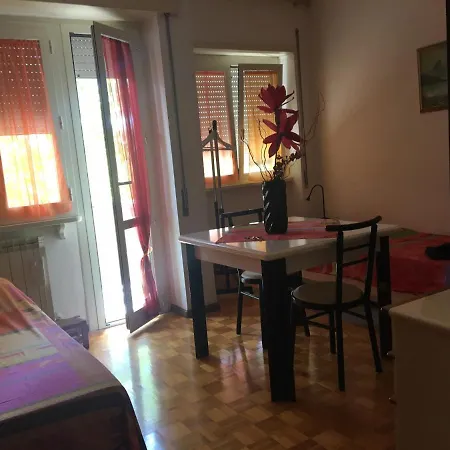 招待所 Ferranti Tra Caserma E Stazione 福利尼奥