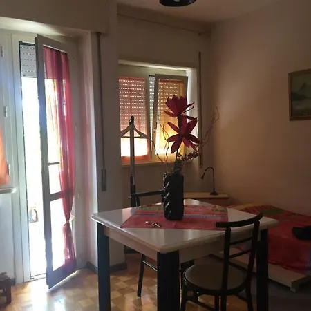 Ferranti Tra Caserma E Stazione Pensión Foligno