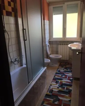 招待所 Ferranti Tra Caserma E Stazione *