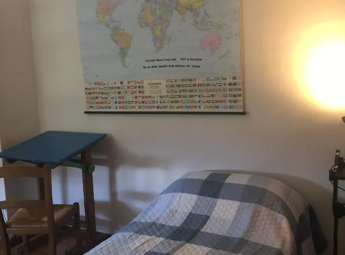 Ferranti Di Fronte Al Centro Di Selezione Affittacamere