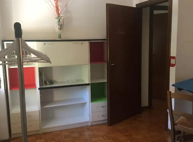 Ferranti Tra Caserma E Stazione 게스트하우스