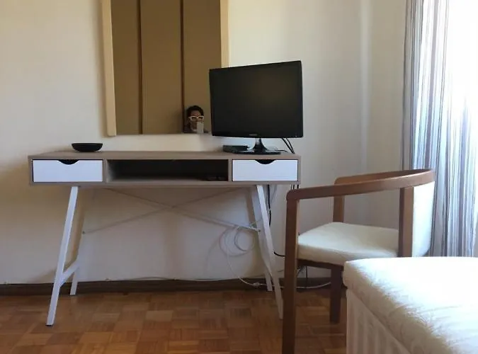 Affittacamere Ferranti Di Fronte Al Centro Di Selezione