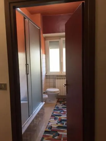 Ferranti Di Fronte Al Centro Di Selezione Affittacamere